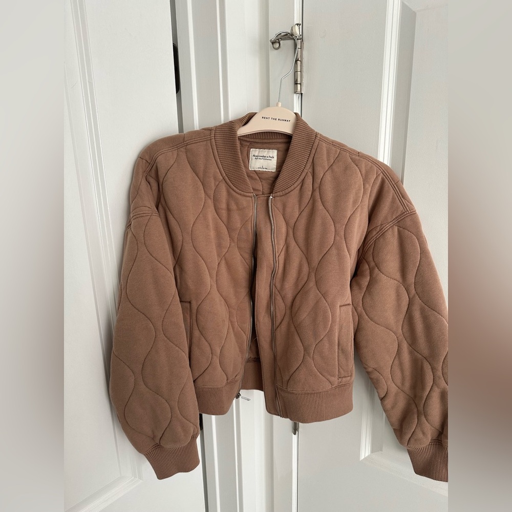 Abercrombie light brown quilted bomber